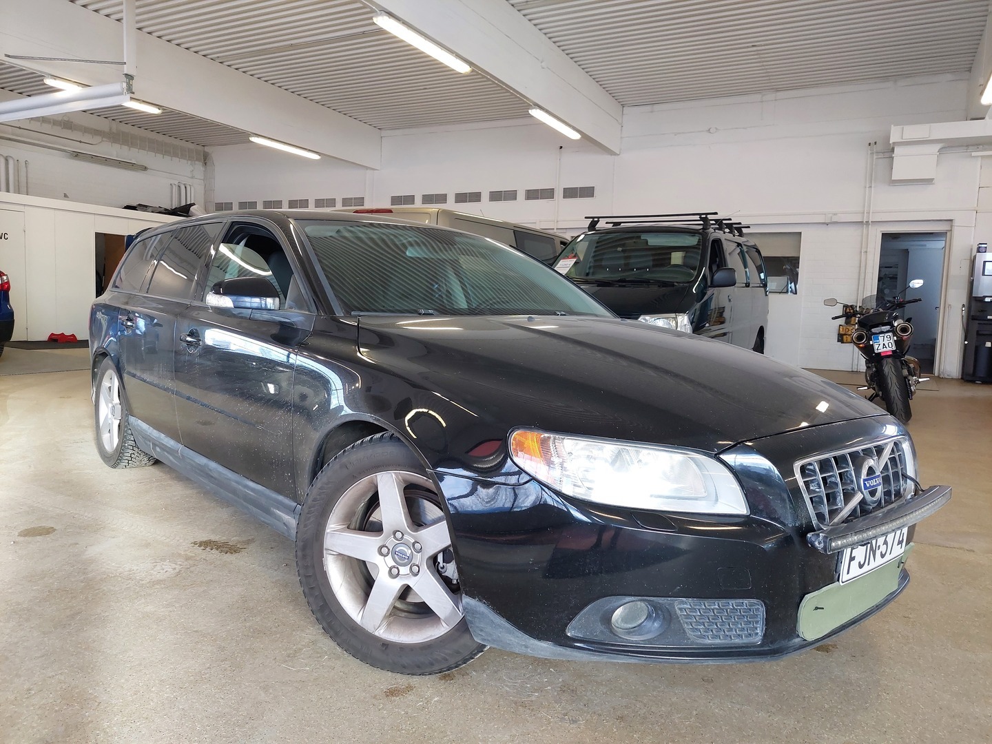 VOLVO V70 2010