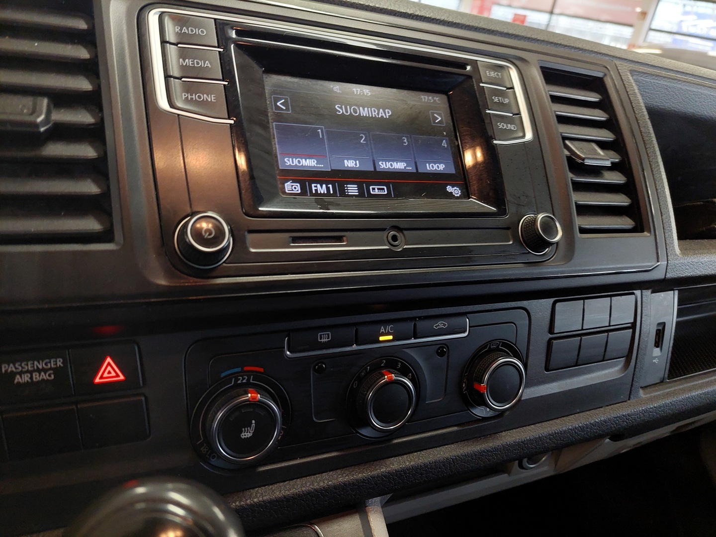 VOLKSWAGEN Transporter 2017