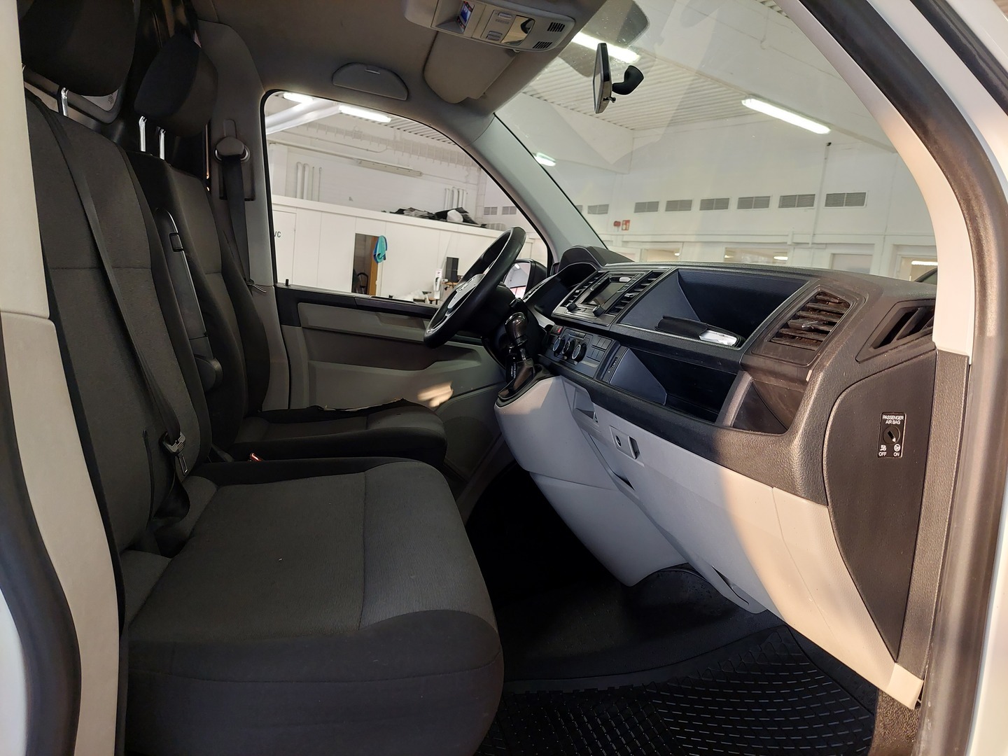 VOLKSWAGEN Transporter 2017