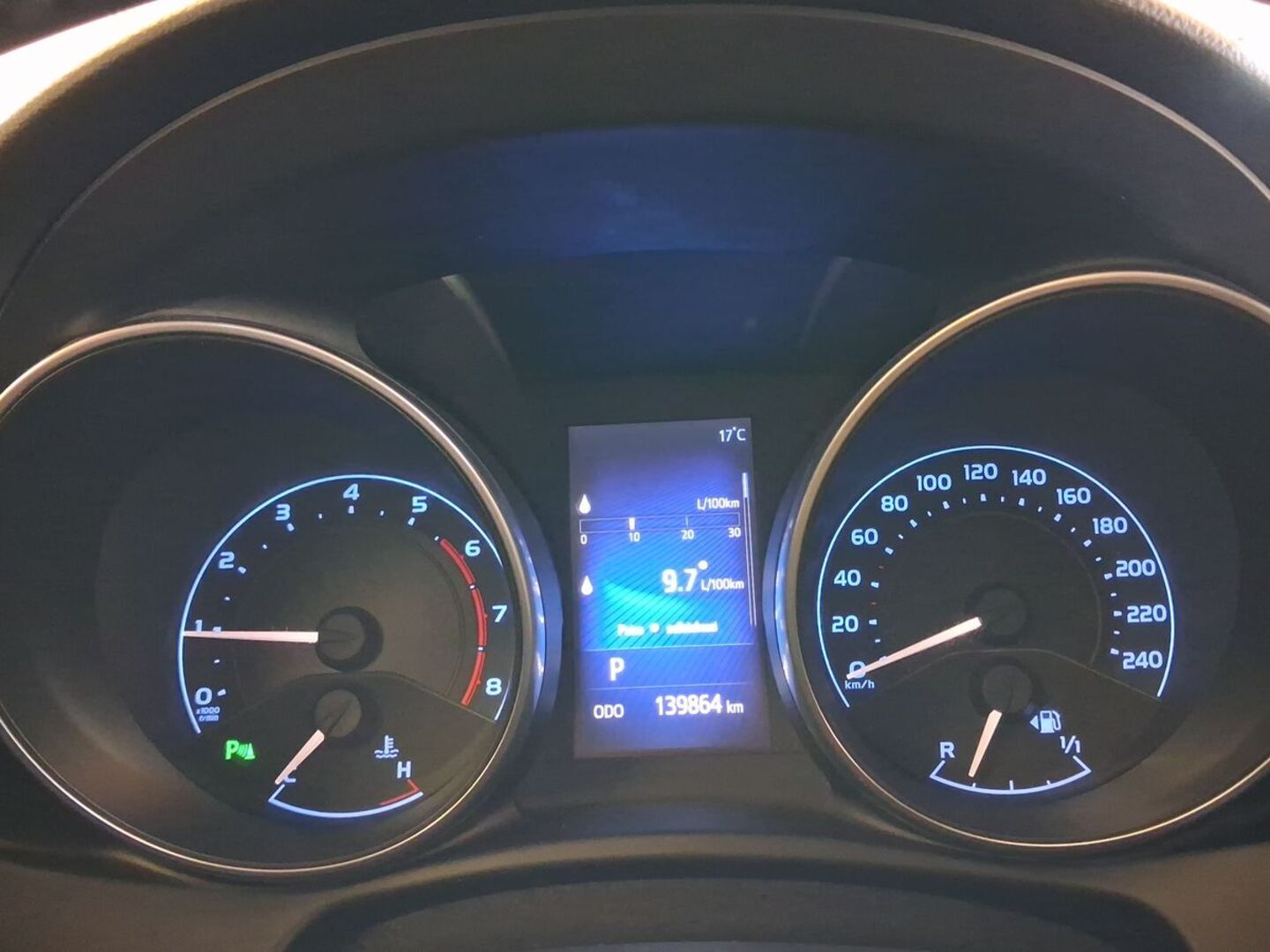 TOYOTA Auris 17