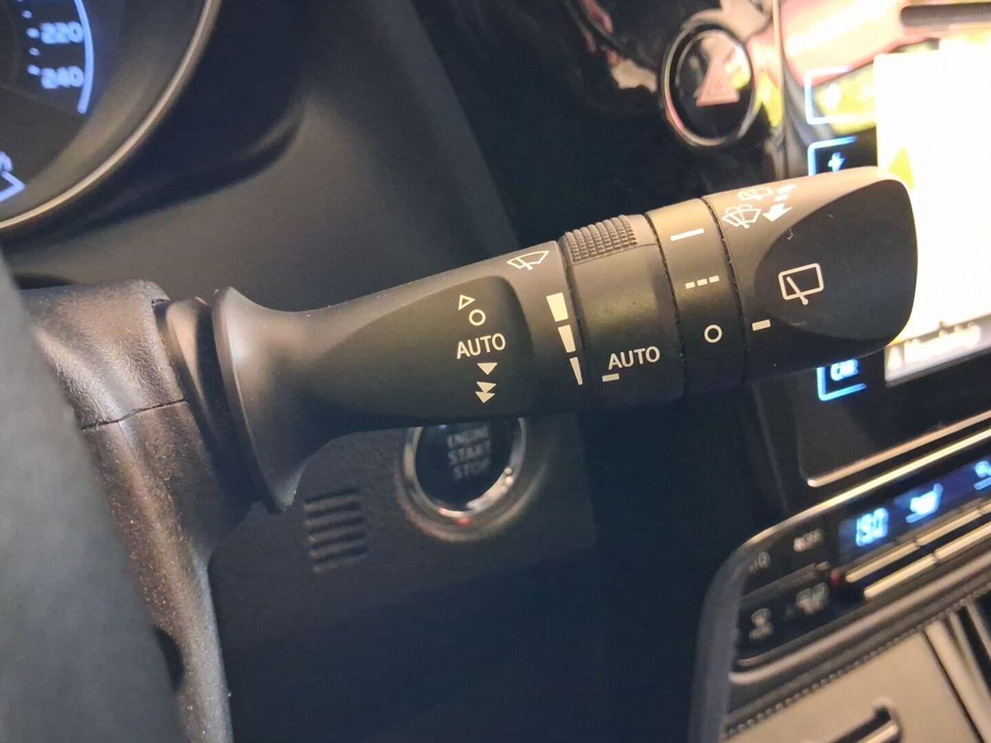 TOYOTA Auris 24