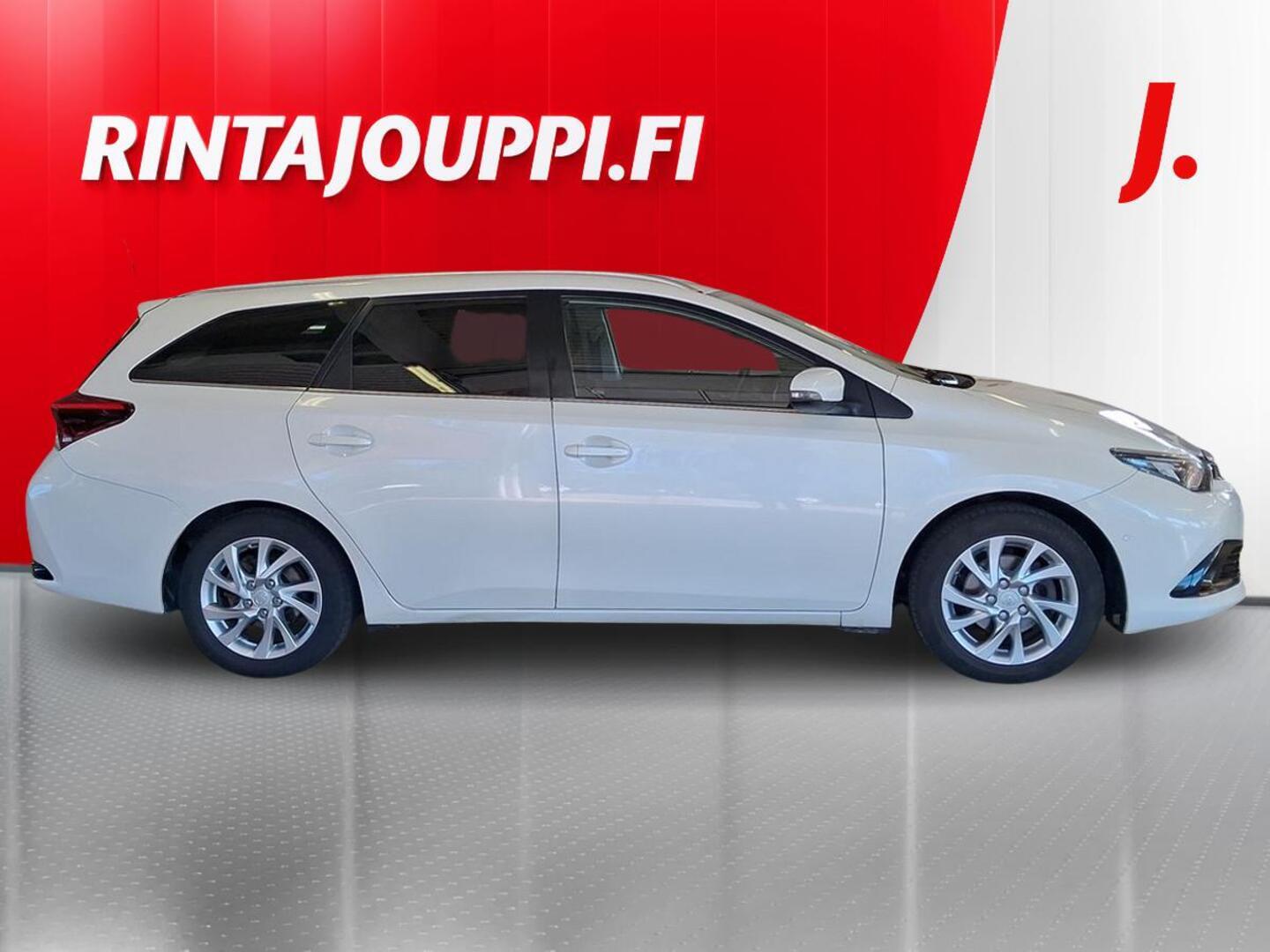 TOYOTA Auris 6