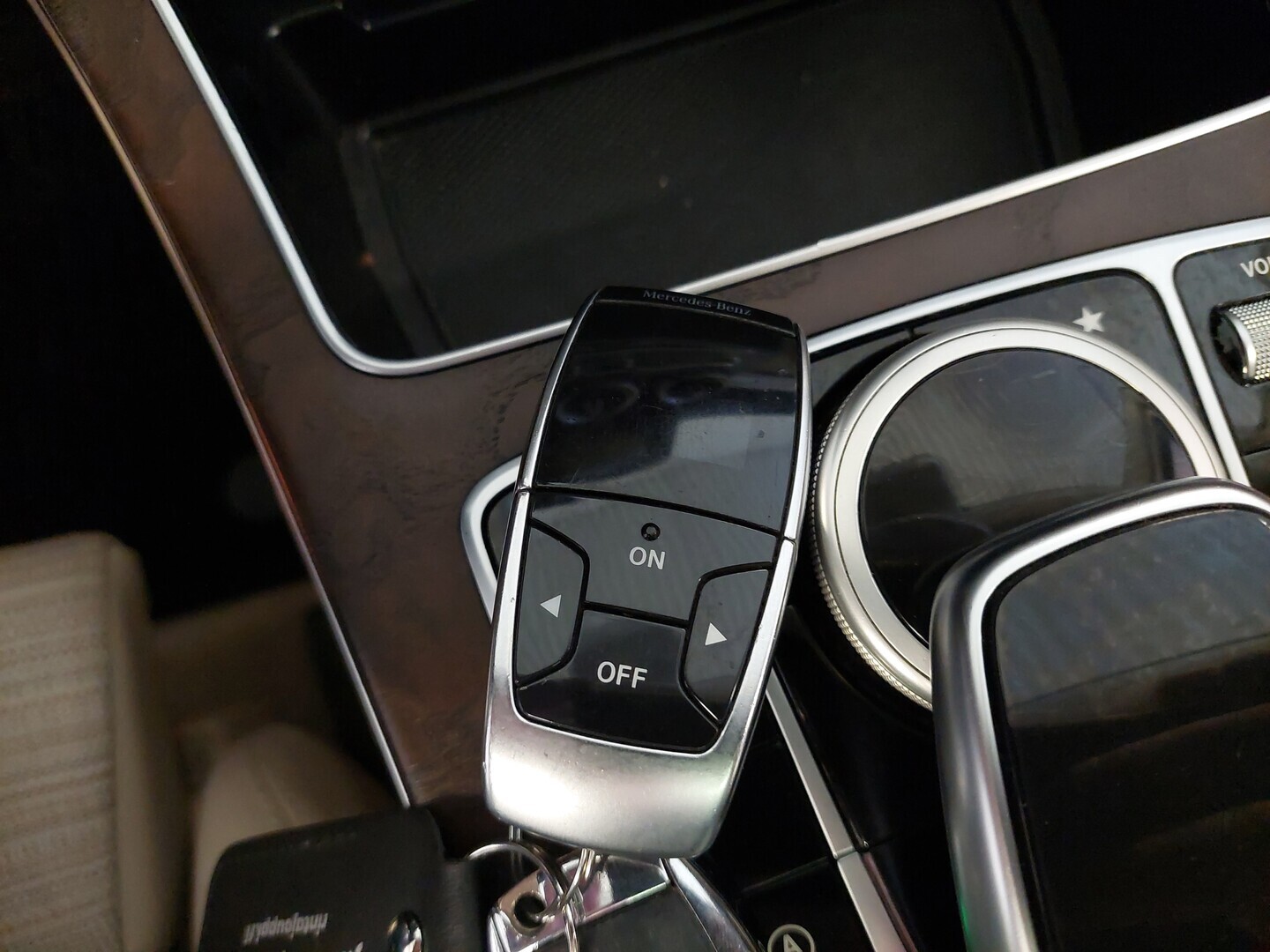 MERCEDES-BENZ C 2015