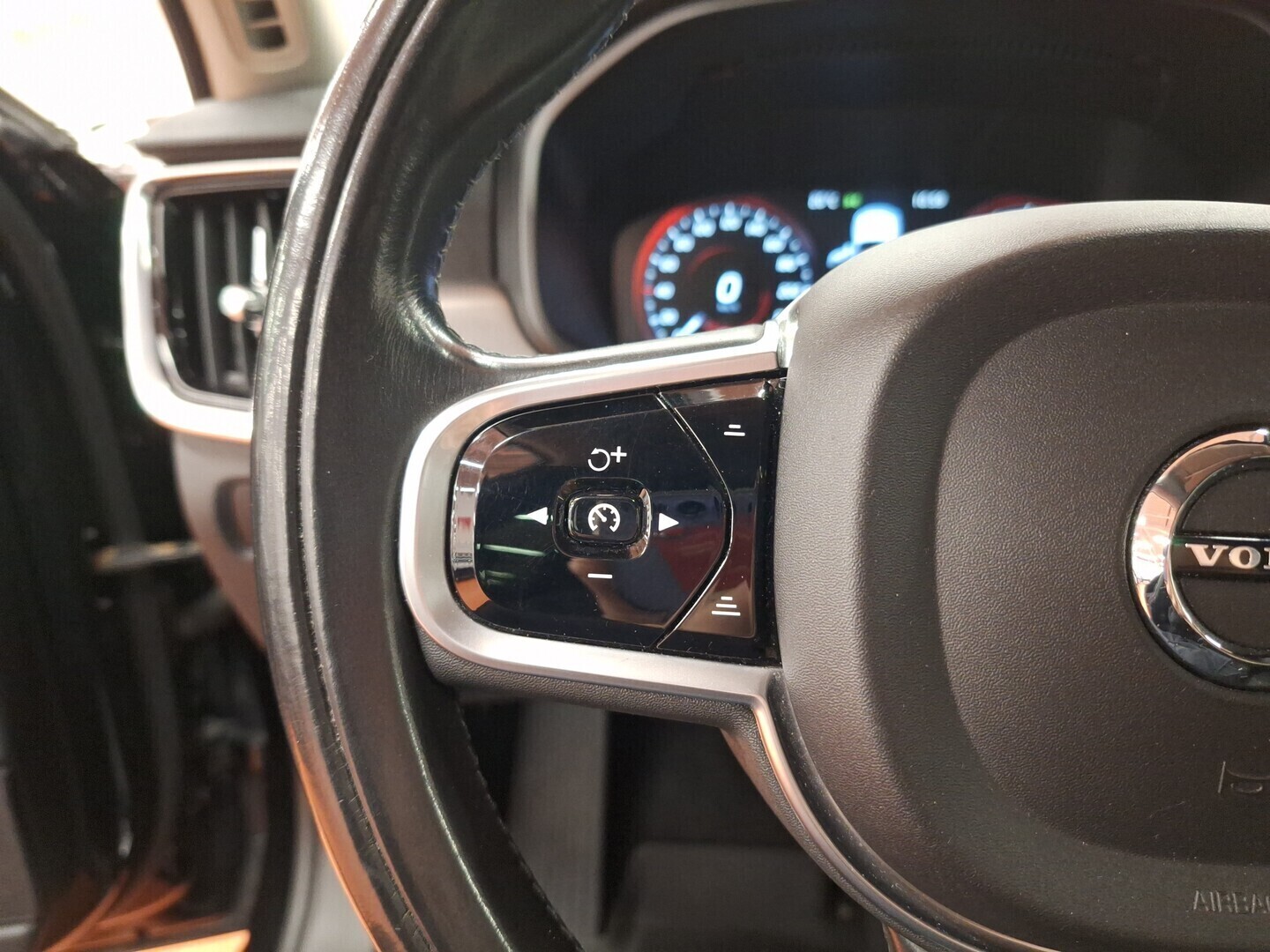 VOLVO V90 2016