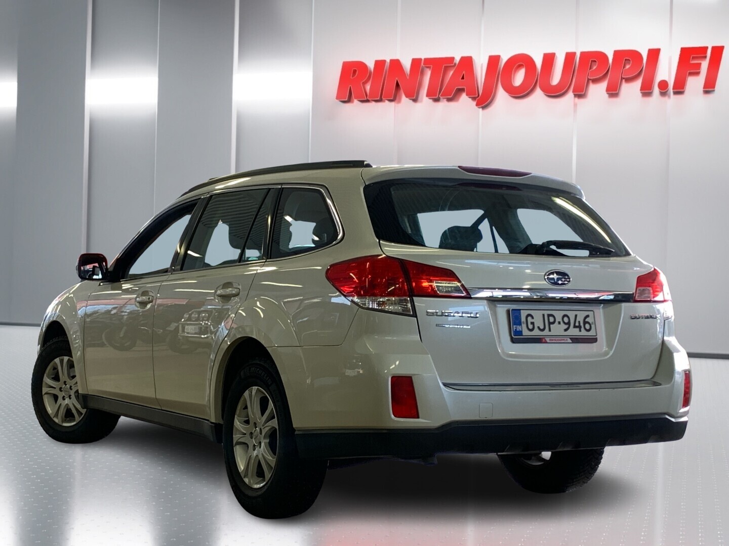 SUBARU Outback 2011