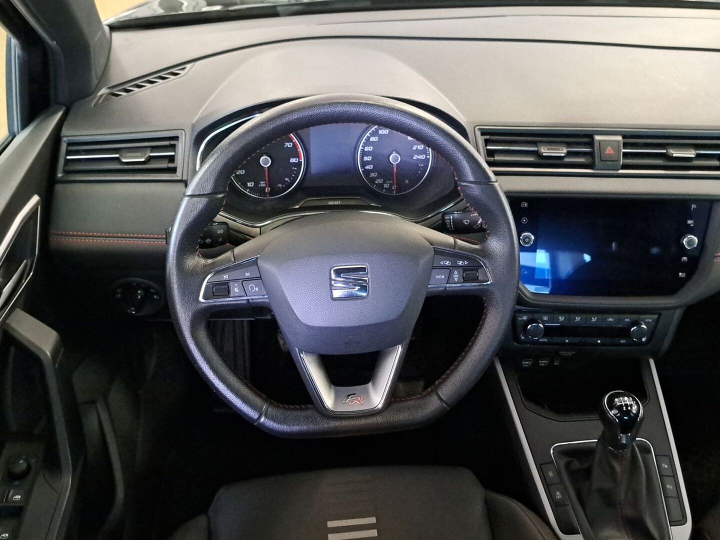 SEAT Arona 13