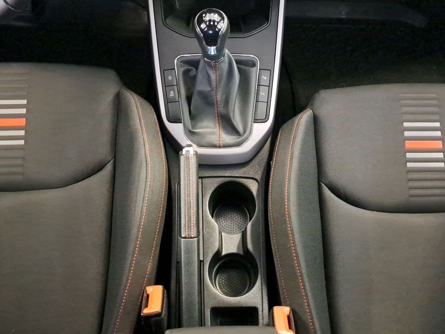 SEAT Arona 14