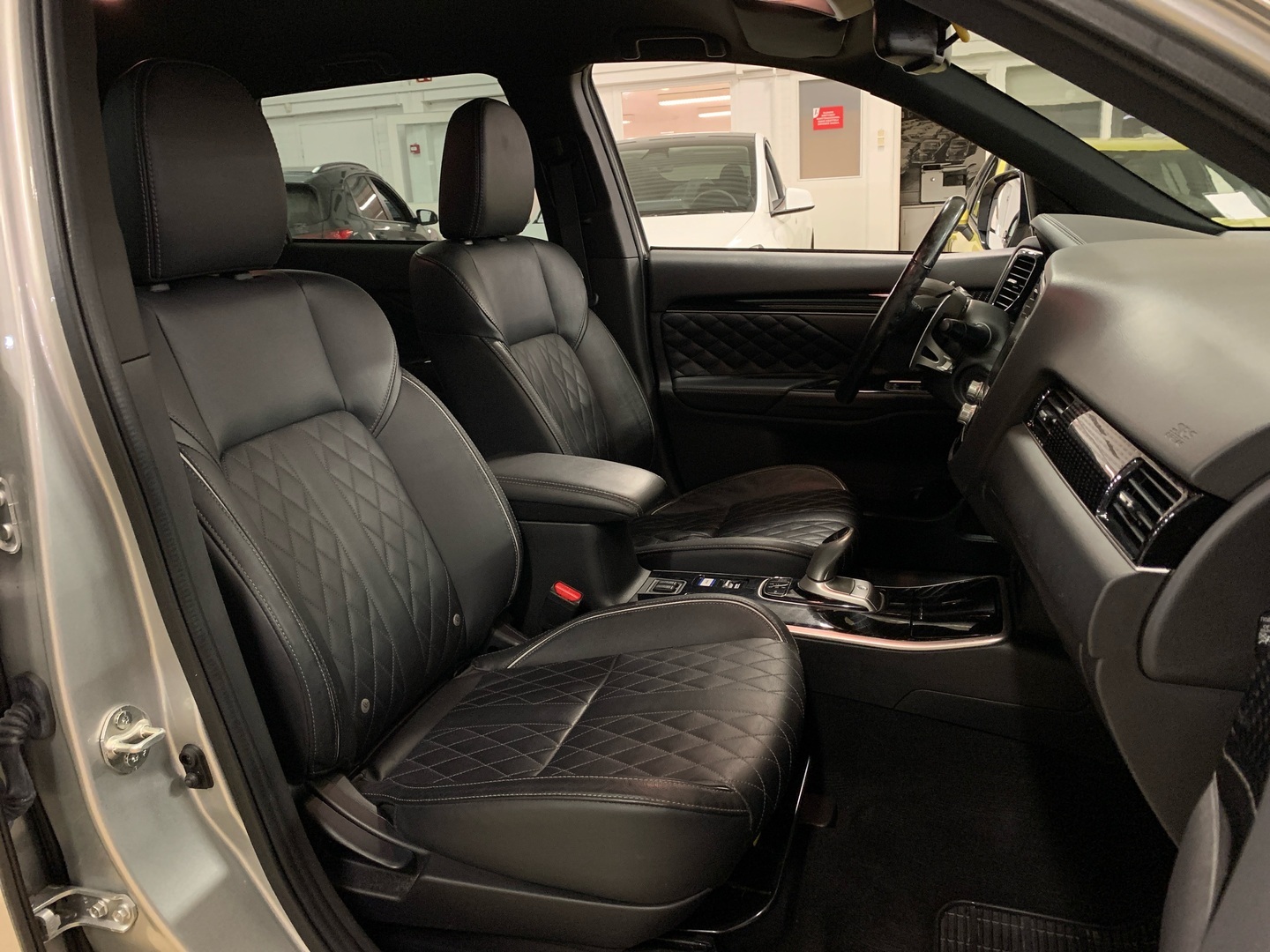 MITSUBISHI Outlander PHEV 2020