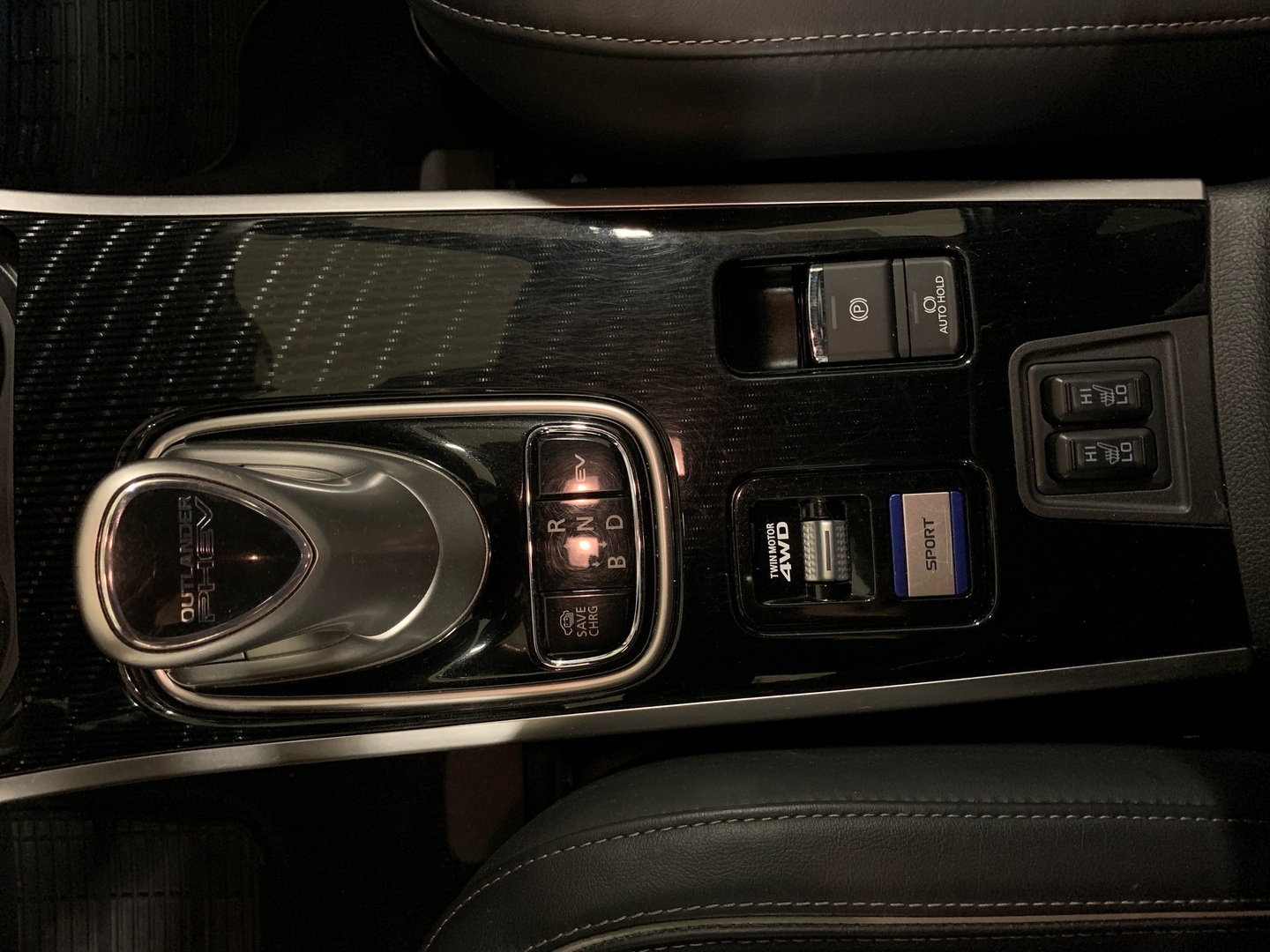 MITSUBISHI Outlander PHEV 2020