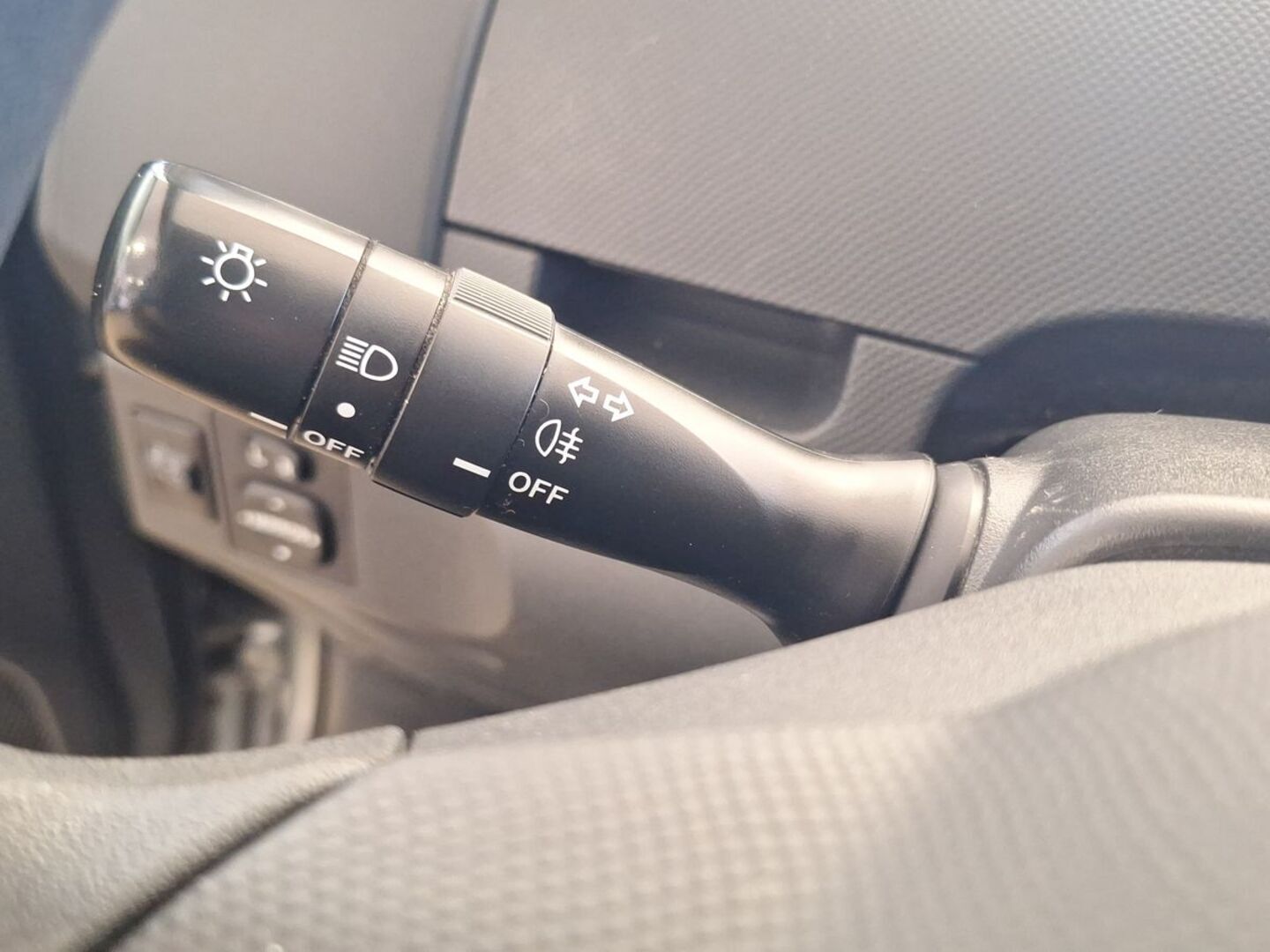 TOYOTA Yaris 17