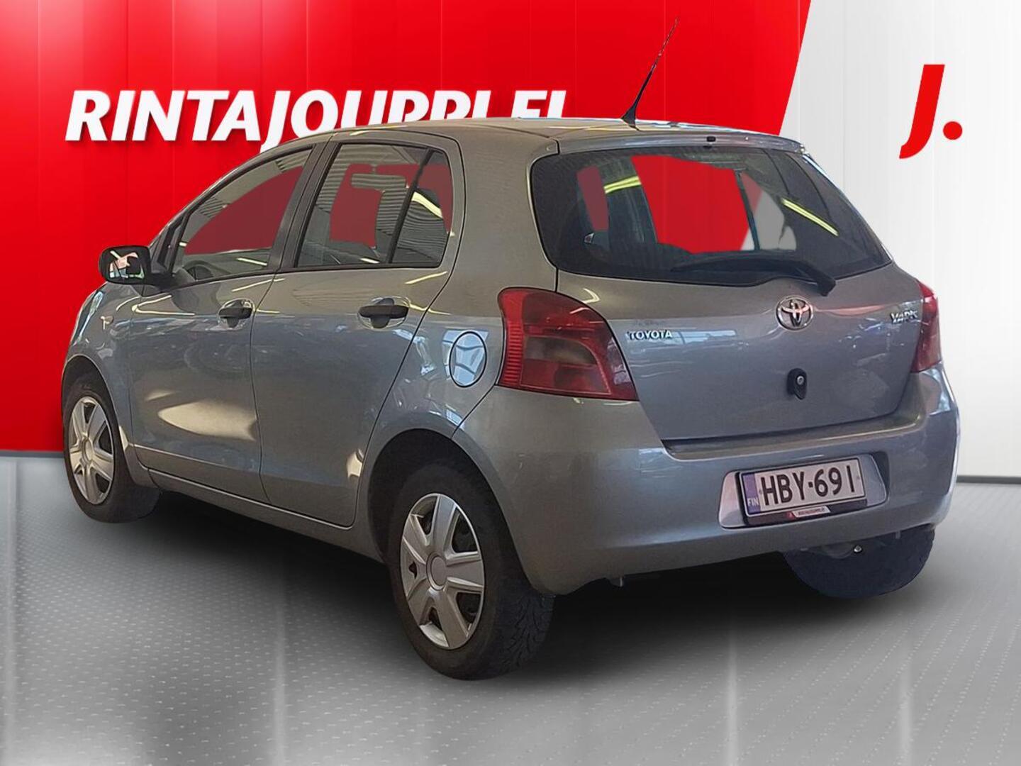 TOYOTA Yaris 2