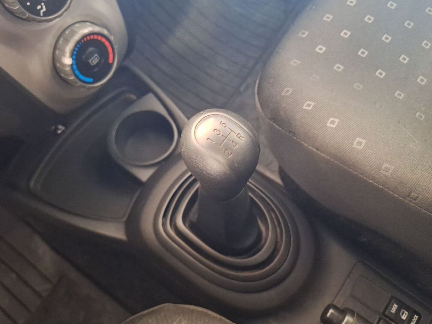 TOYOTA Yaris 23