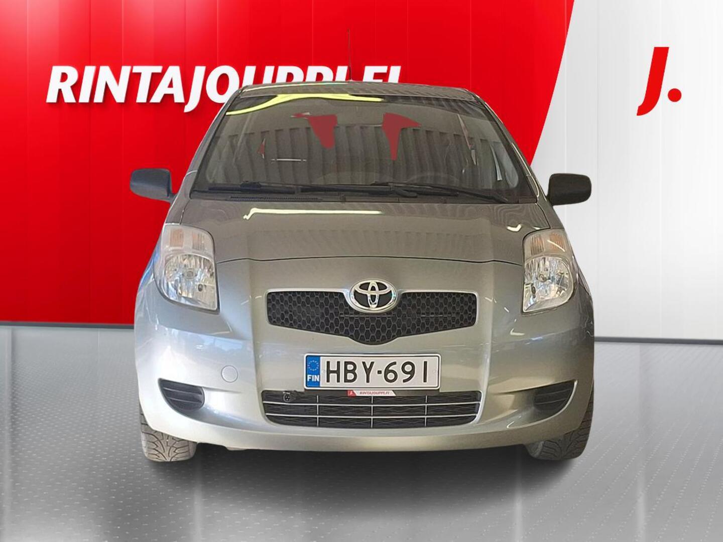 TOYOTA Yaris 3