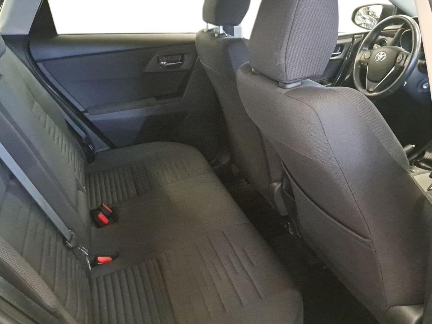 TOYOTA Auris 10
