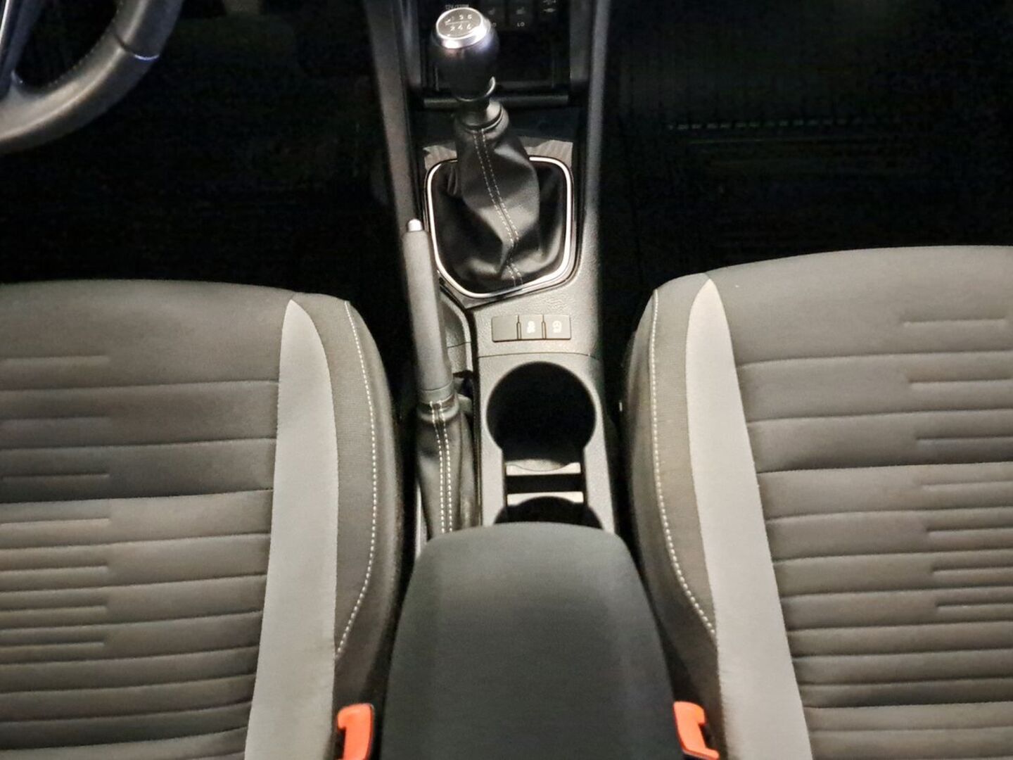 TOYOTA Auris 18