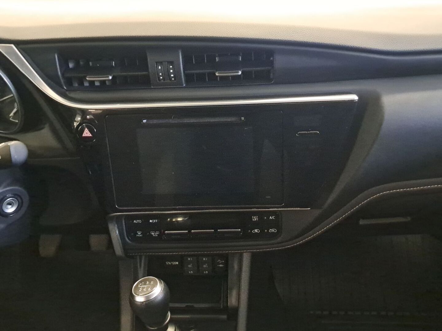 TOYOTA Auris 19