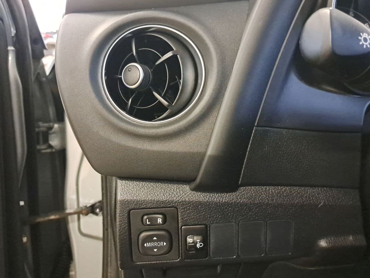 TOYOTA Auris 22