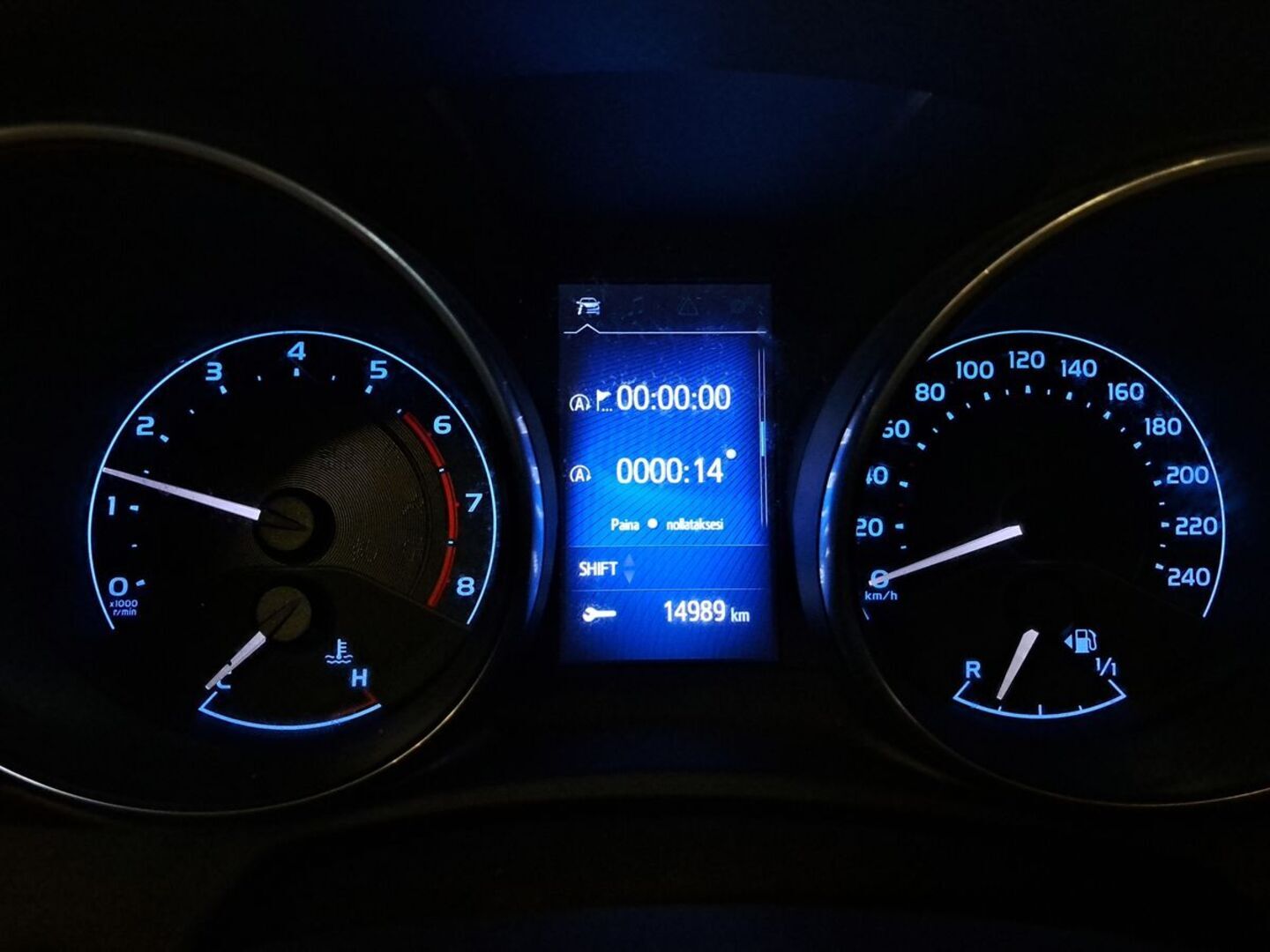 TOYOTA Auris 25