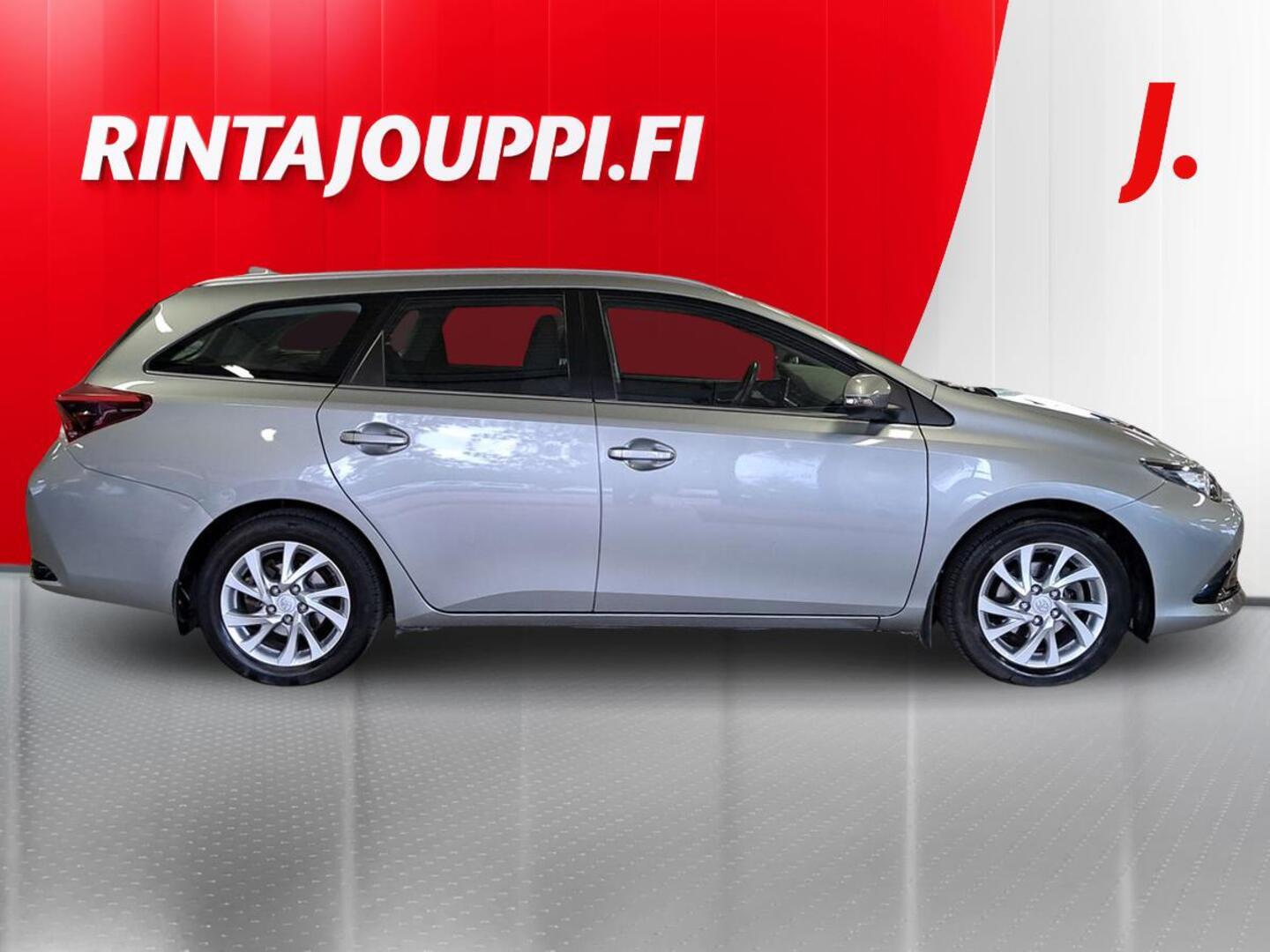 TOYOTA Auris 6