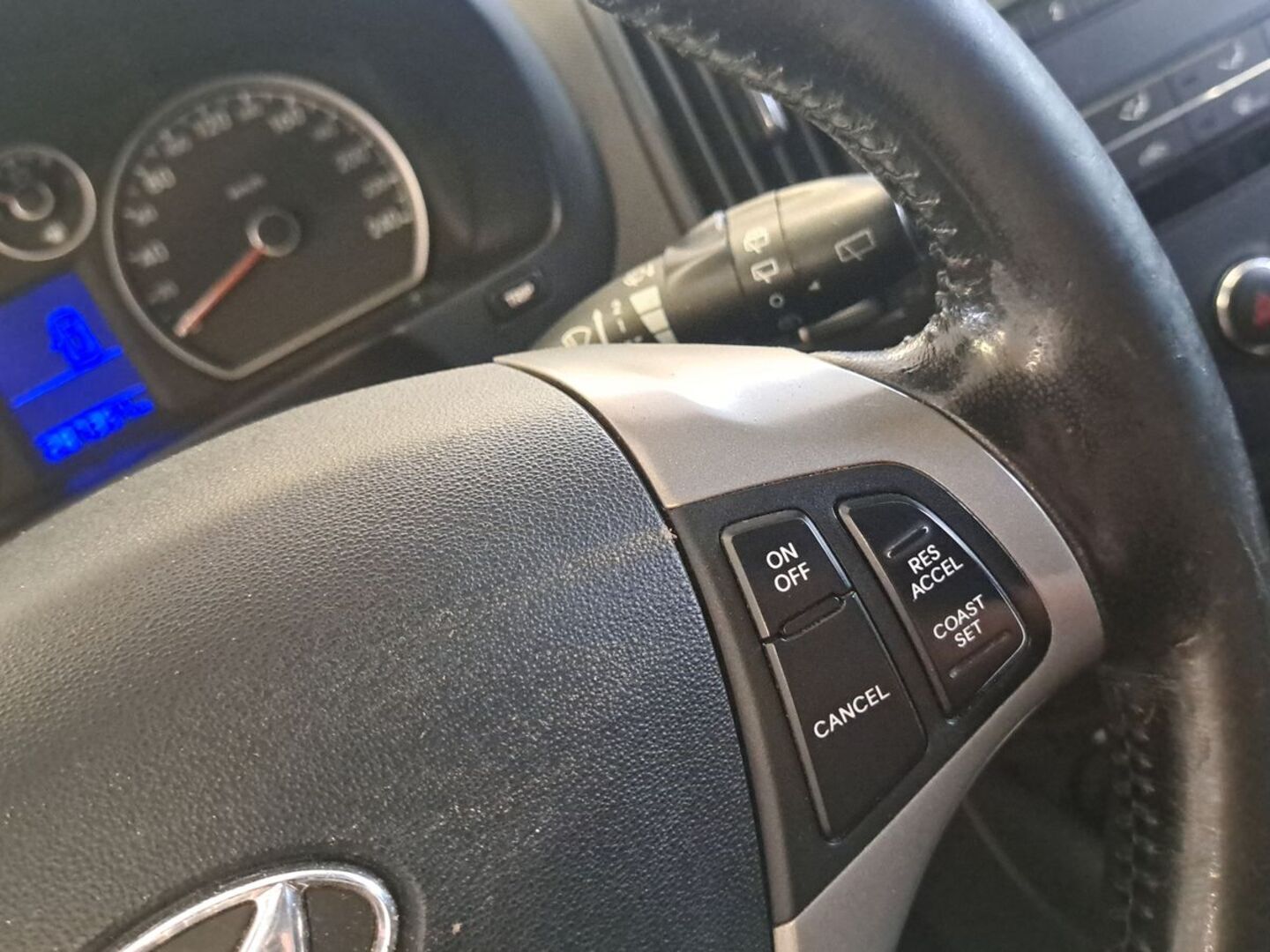 HYUNDAI i30 2010