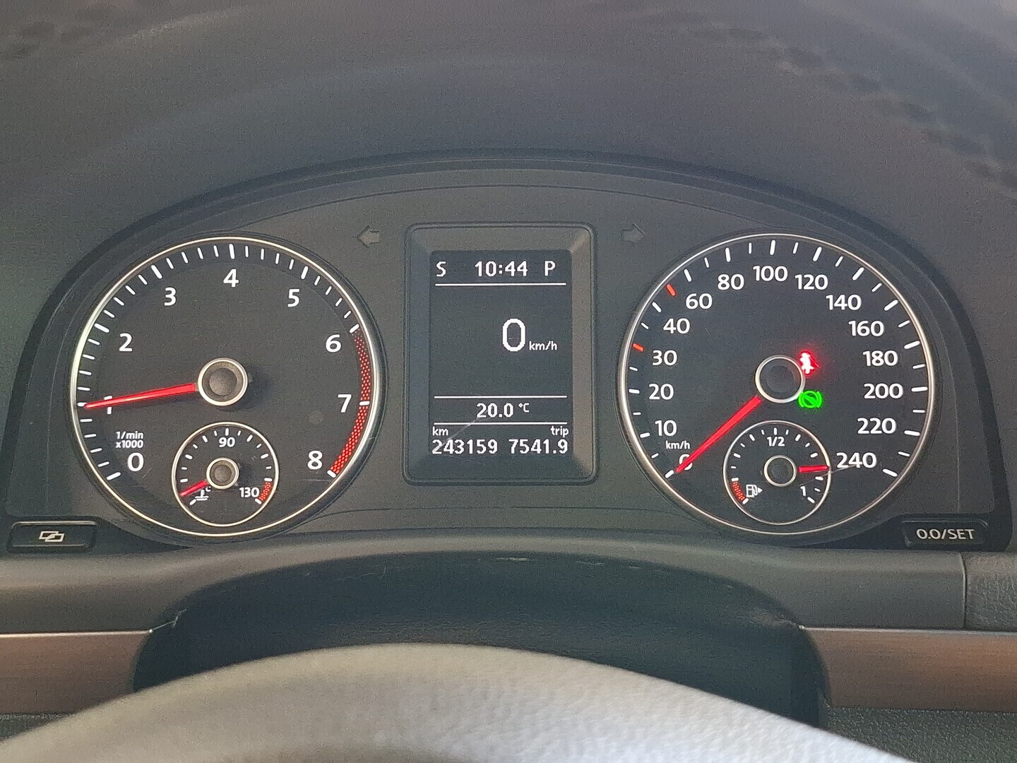 VOLKSWAGEN Touran 2011