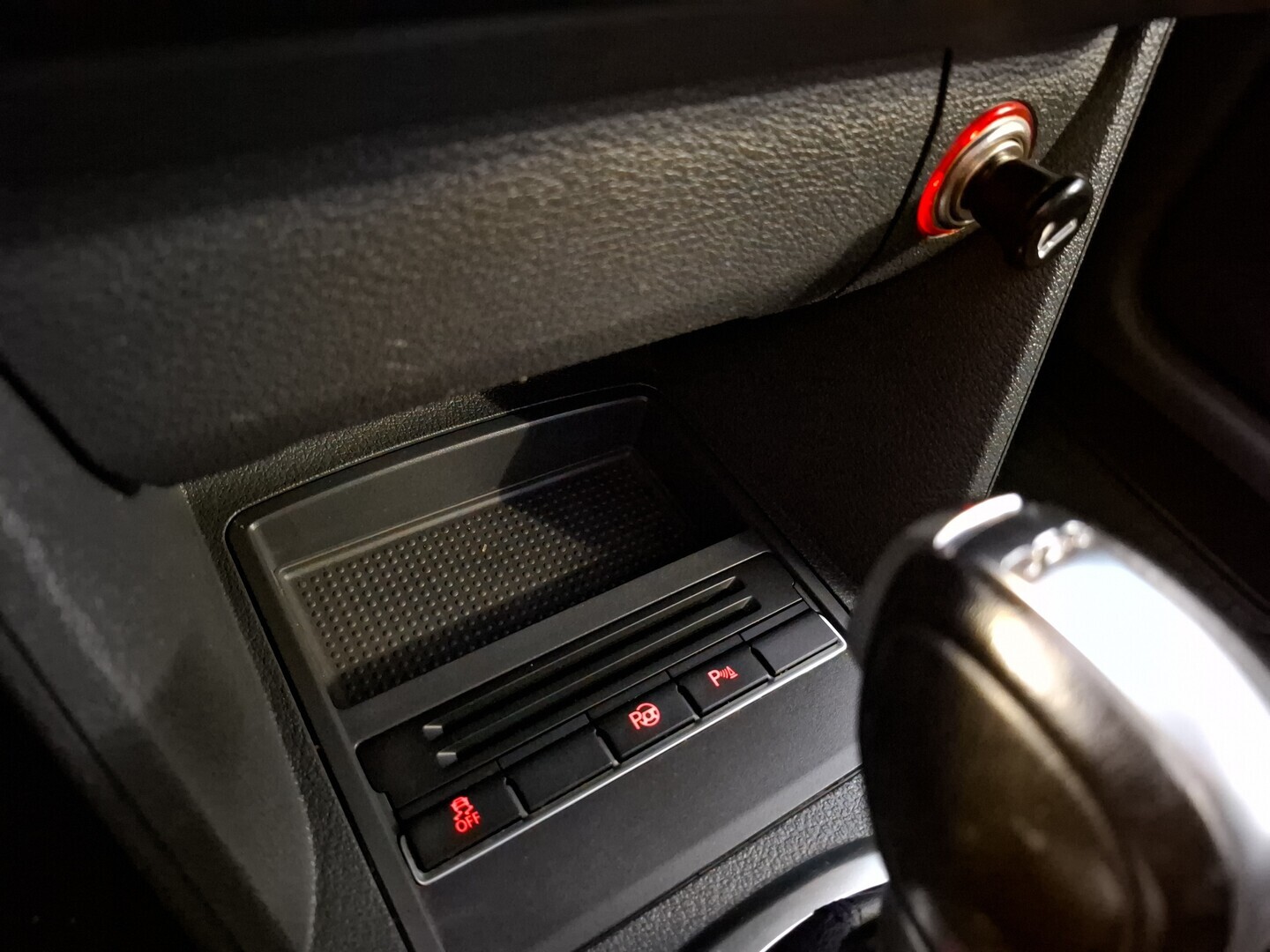 VOLKSWAGEN Touran 2011