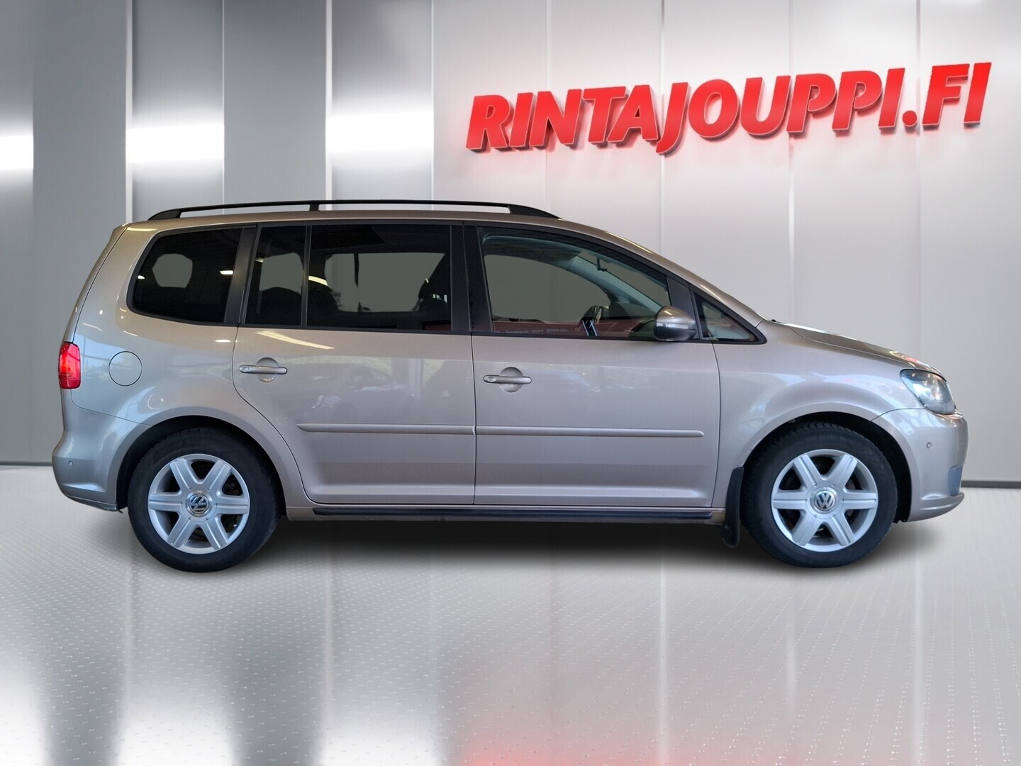 VOLKSWAGEN Touran 2011