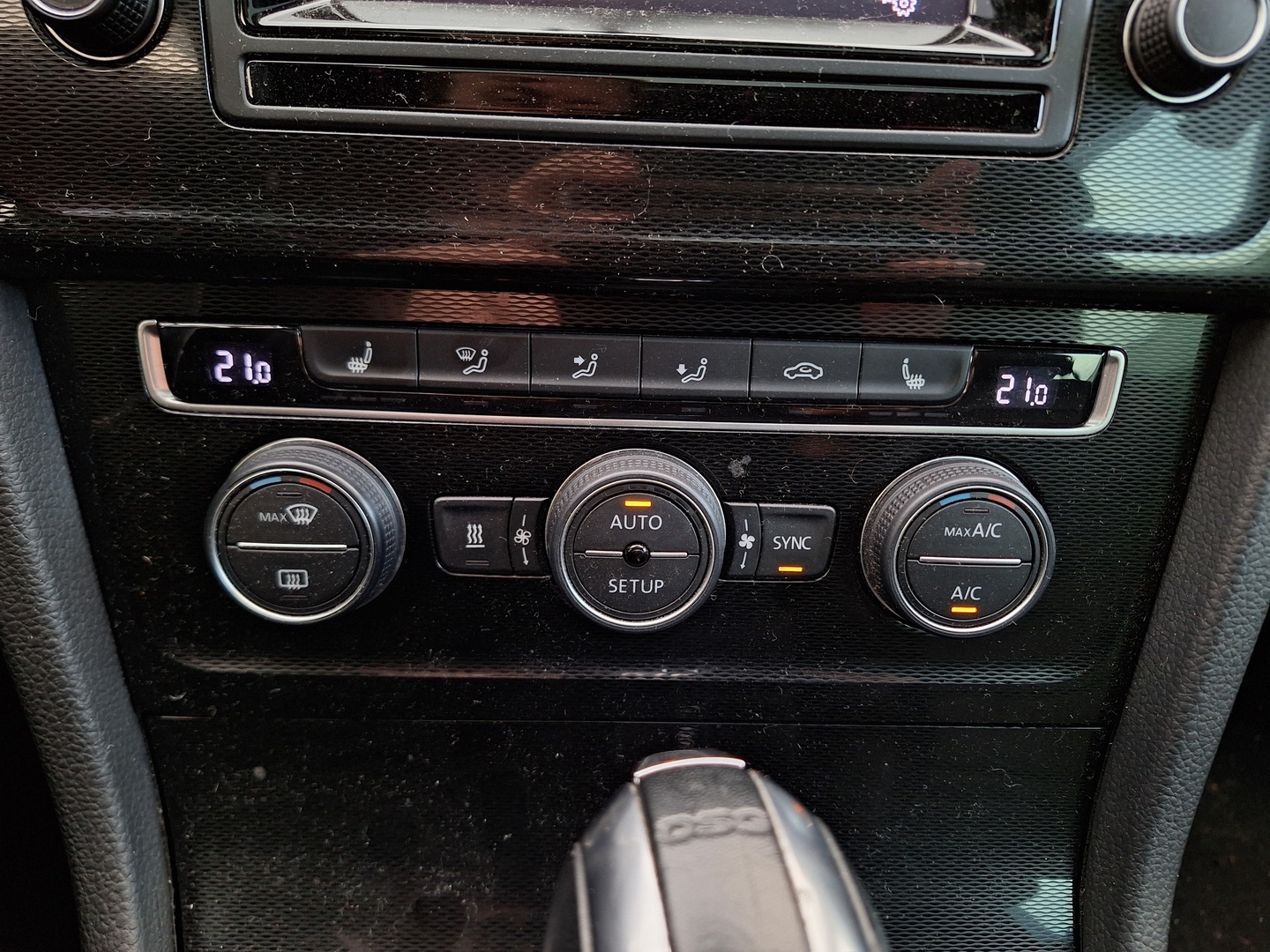 VOLKSWAGEN Golf 2014