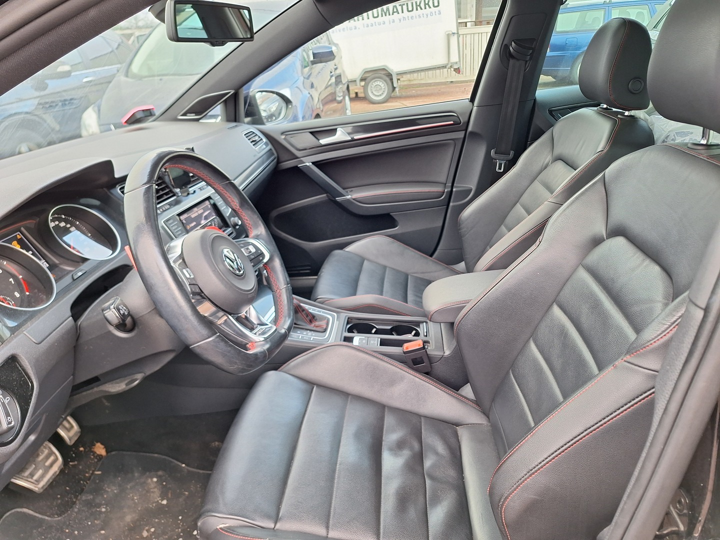 VOLKSWAGEN Golf 2014