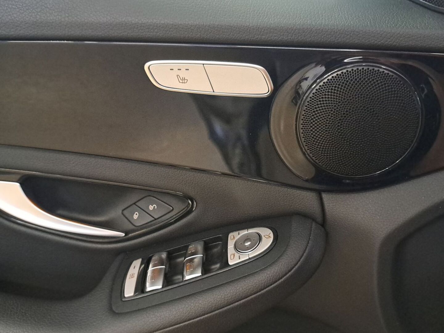 MERCEDES-BENZ C 21