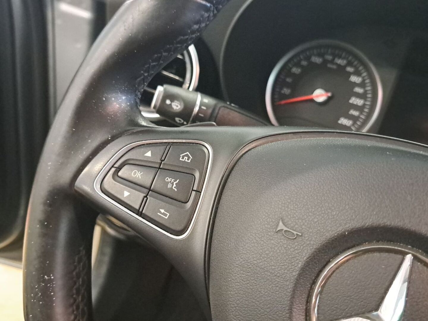 MERCEDES-BENZ C 23