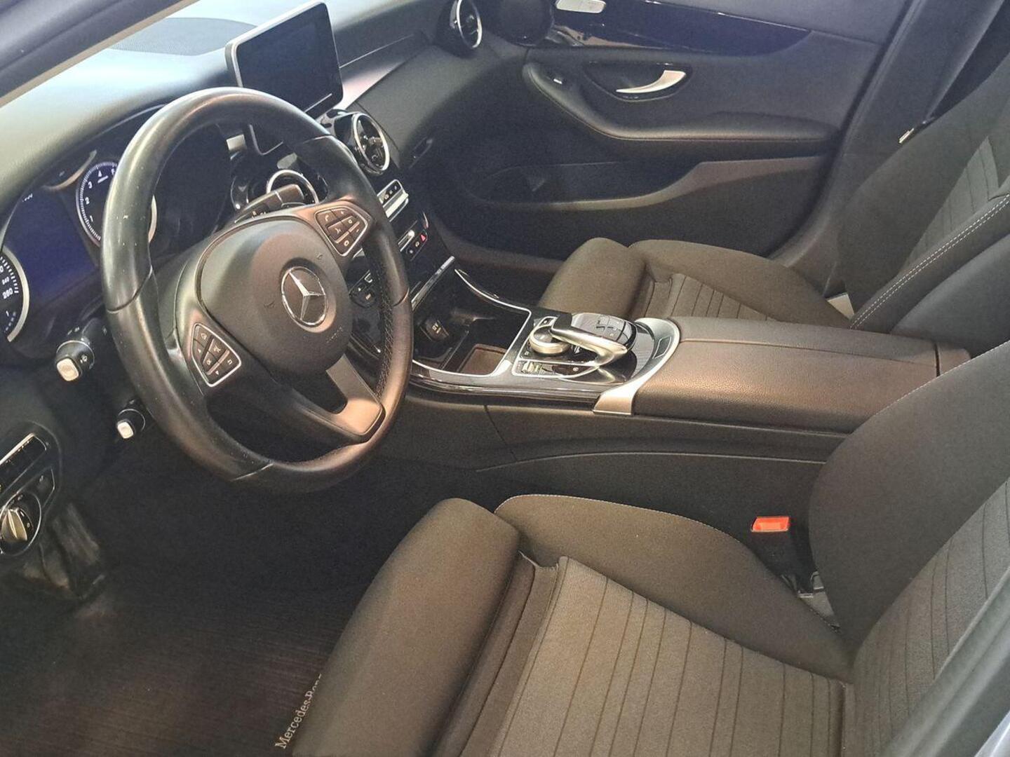 MERCEDES-BENZ C 7