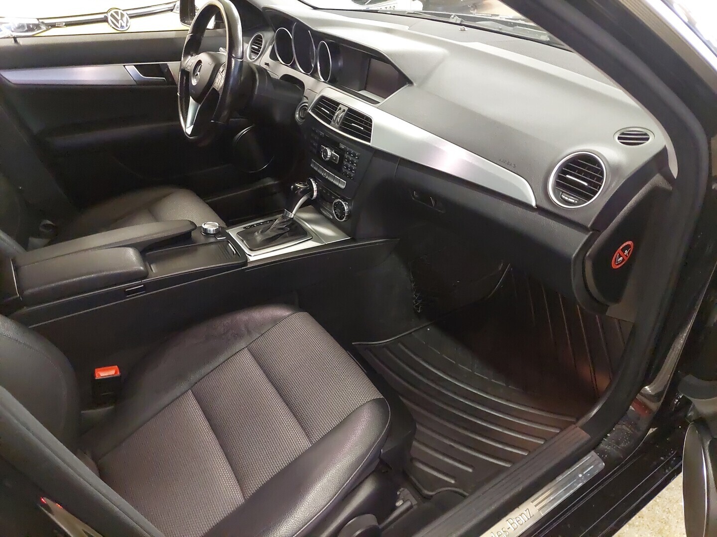 MERCEDES-BENZ C 2011