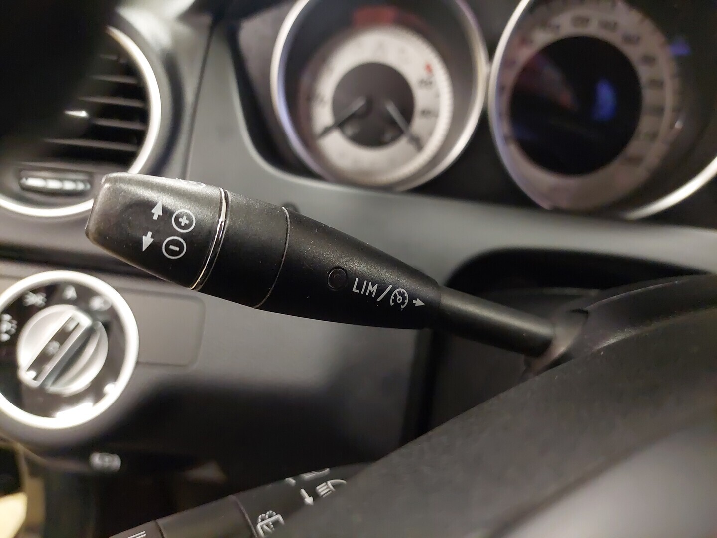 MERCEDES-BENZ C 2011