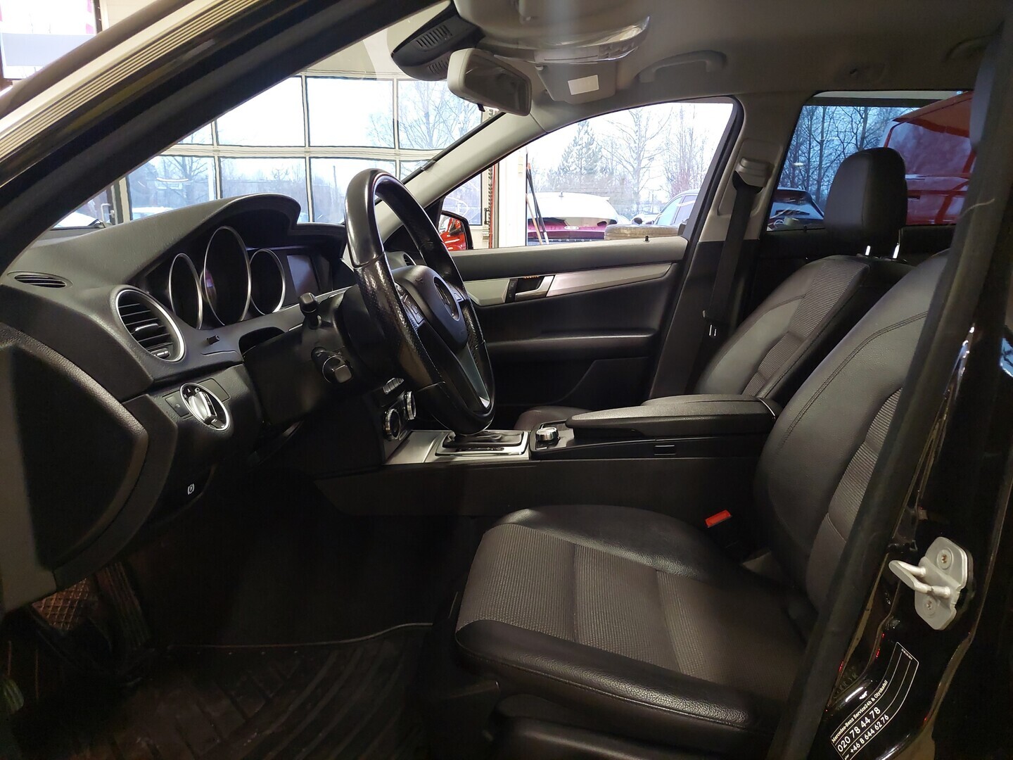 MERCEDES-BENZ C 2011