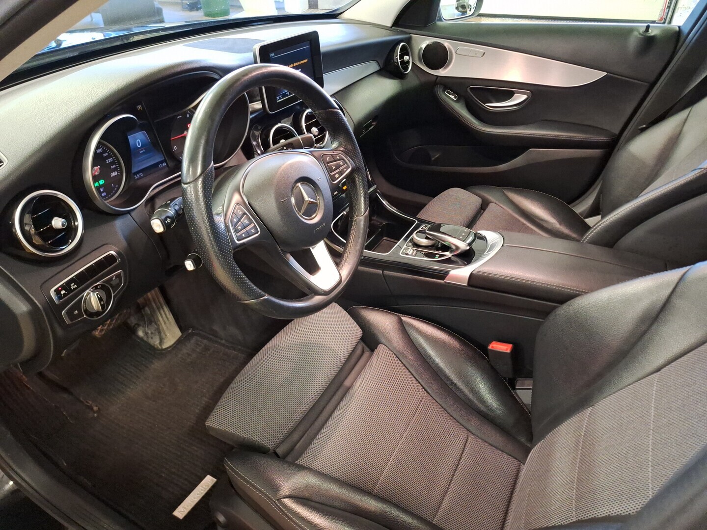 MERCEDES-BENZ C 2015