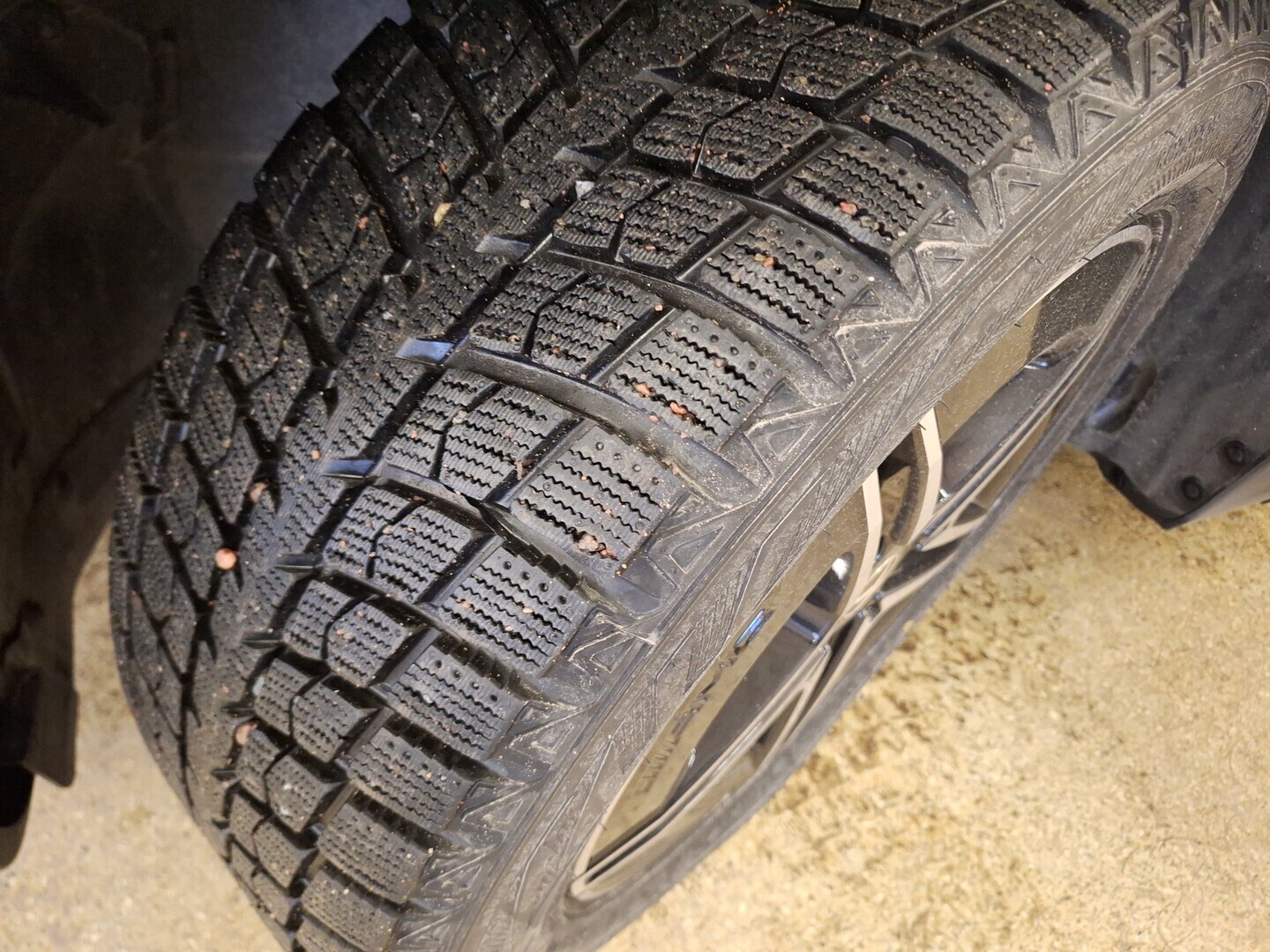 MERCEDES-BENZ EQA 2023