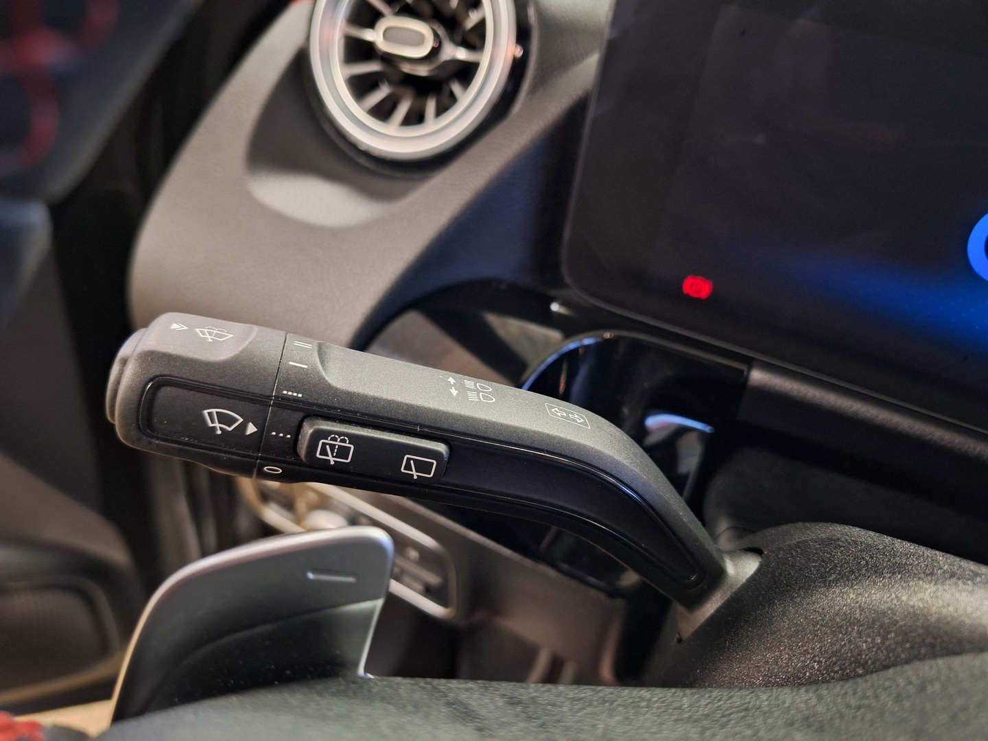 MERCEDES-BENZ EQA 2023