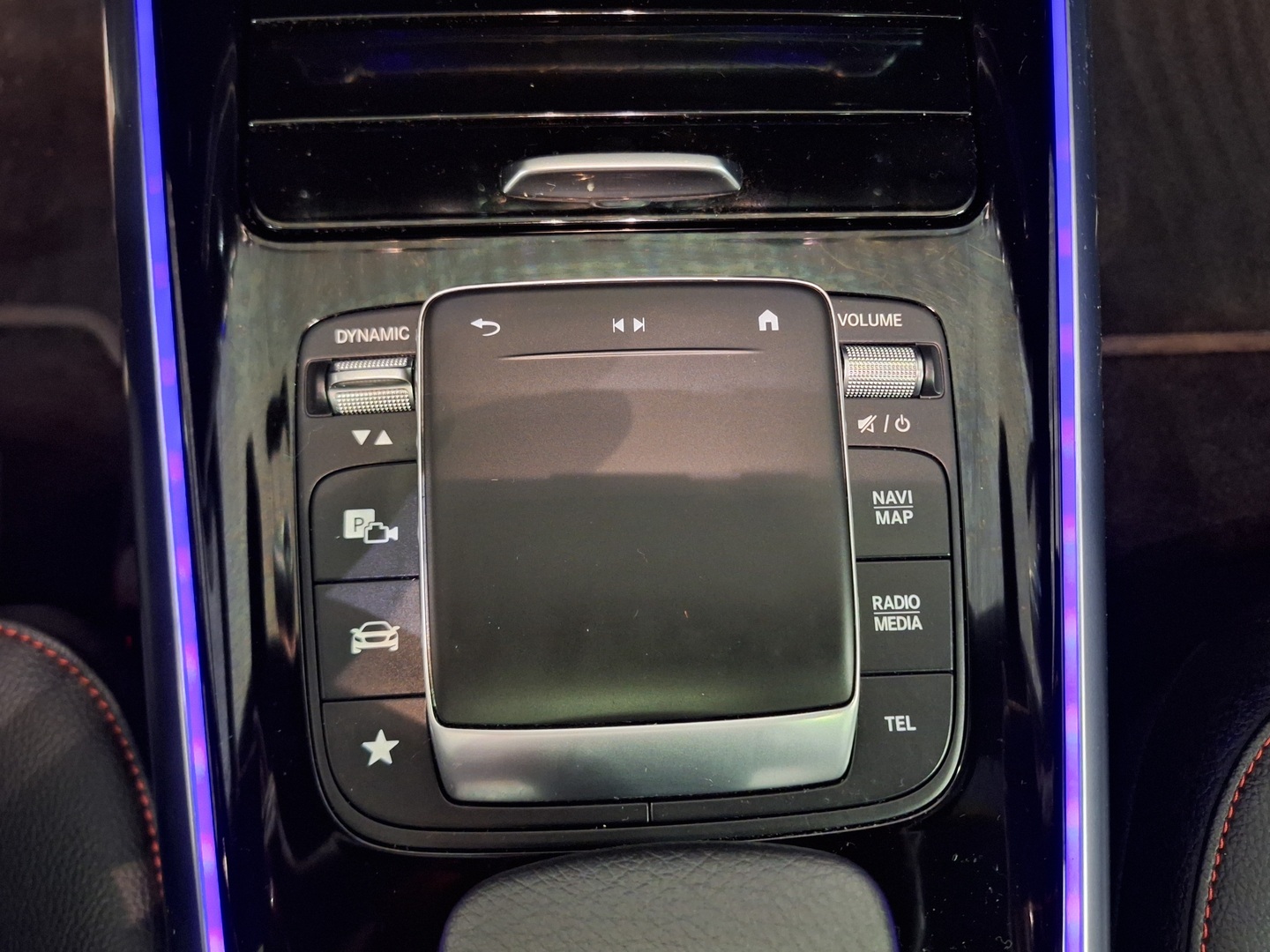 MERCEDES-BENZ EQA 2023