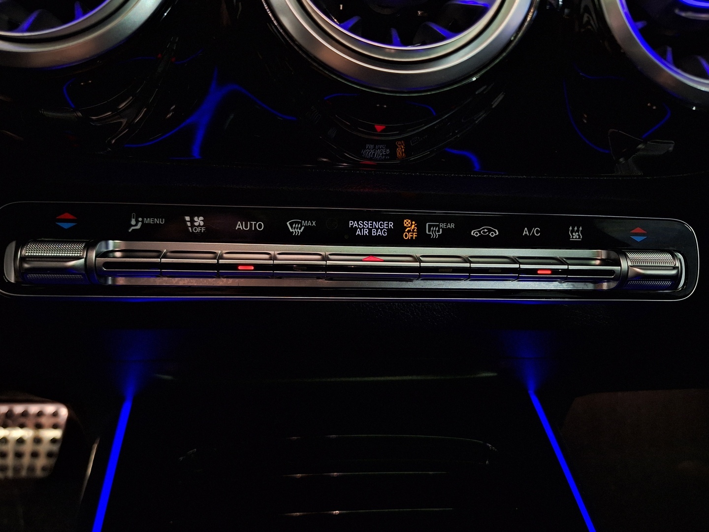 MERCEDES-BENZ EQA 2023