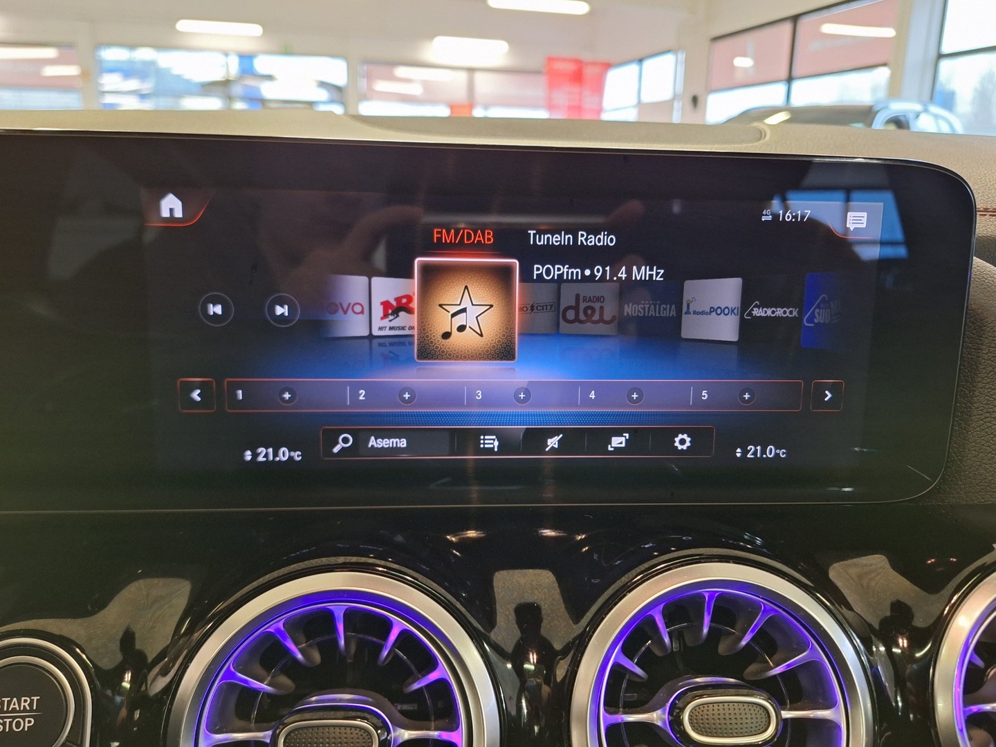 MERCEDES-BENZ EQA 2023