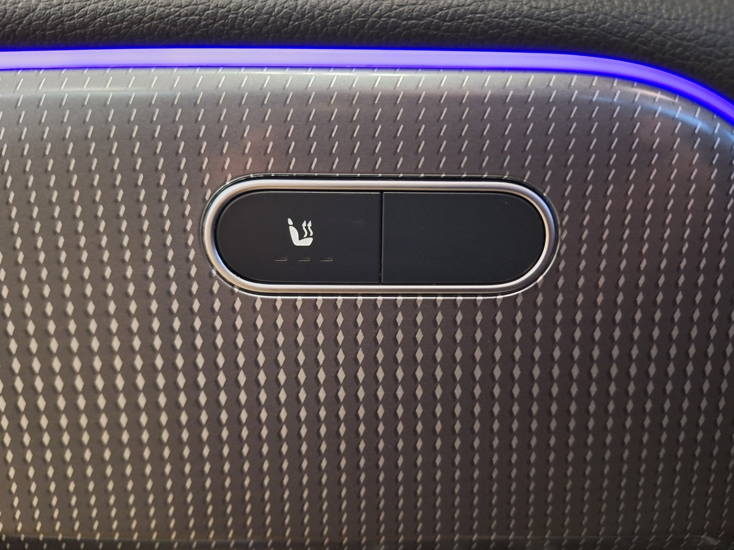 MERCEDES-BENZ EQA 2023