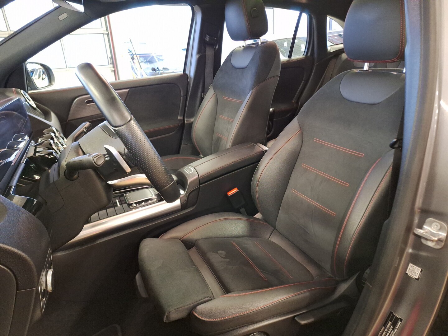 MERCEDES-BENZ EQA 2023