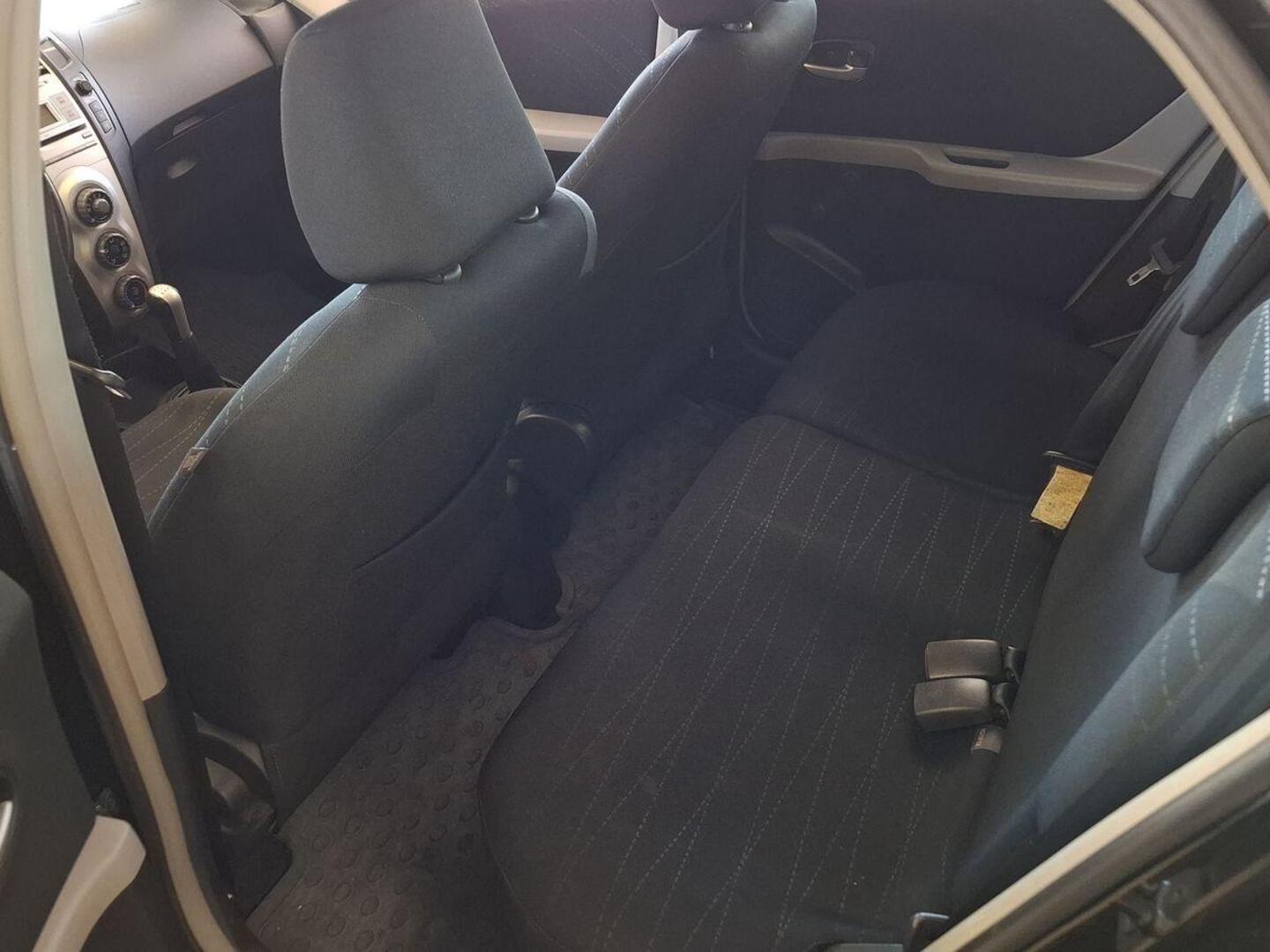 TOYOTA Yaris 2008