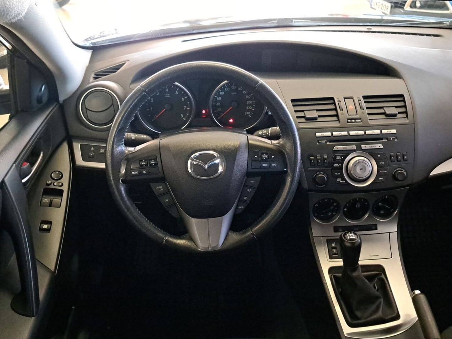 MAZDA Mazda3 2011