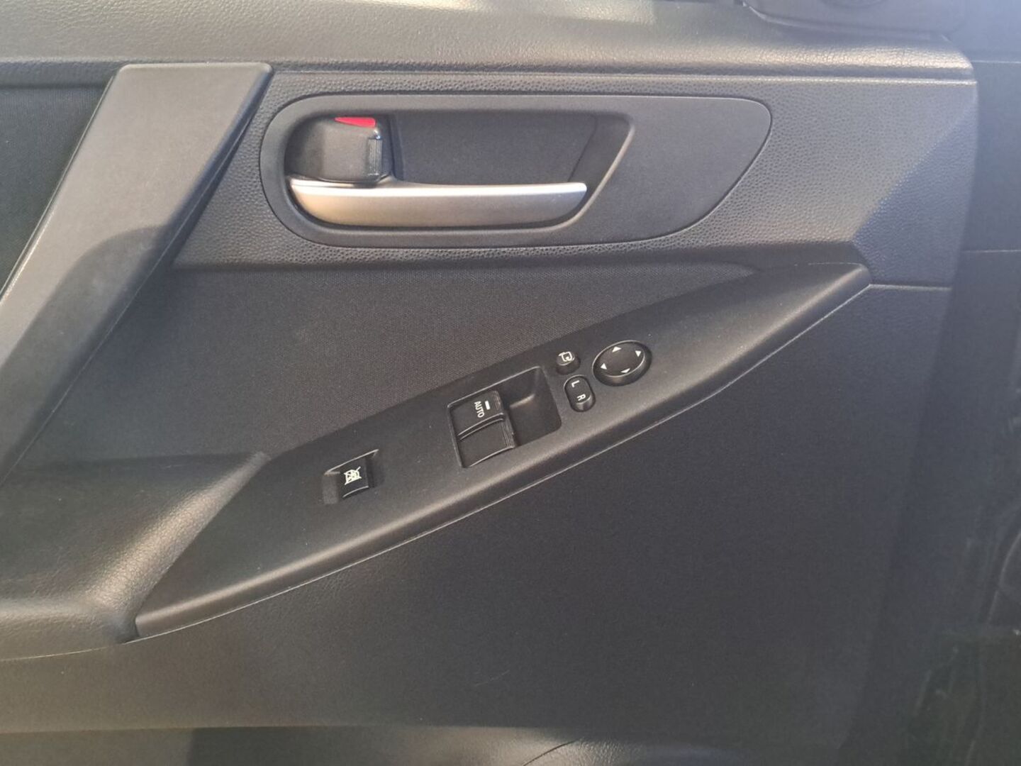 MAZDA Mazda3 2011