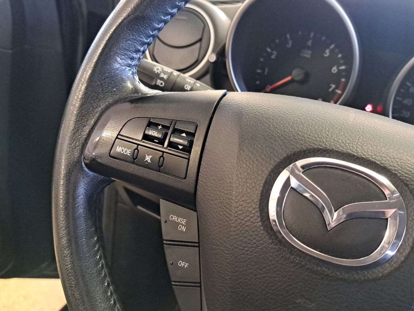 MAZDA Mazda3 2011