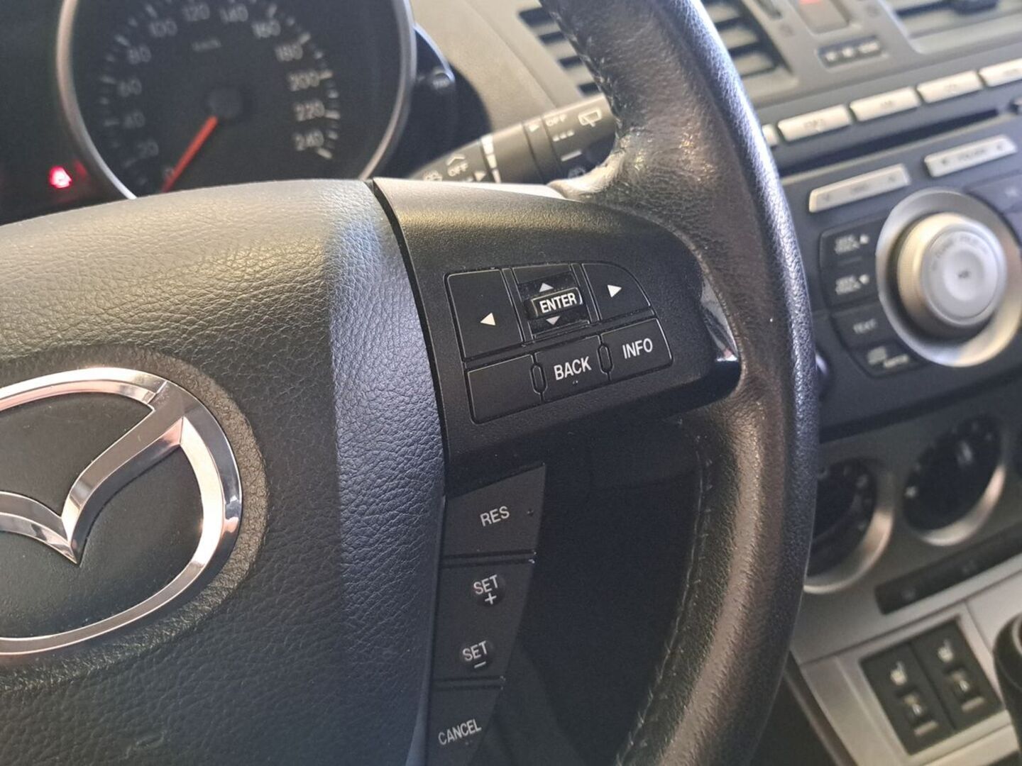 MAZDA Mazda3 2011