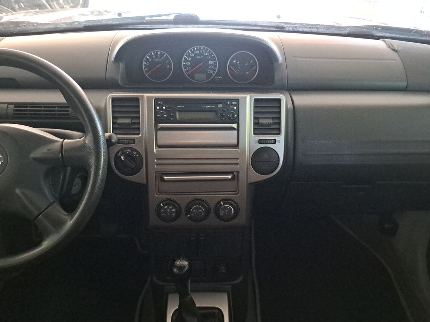 NISSAN X-TRAIL 2005