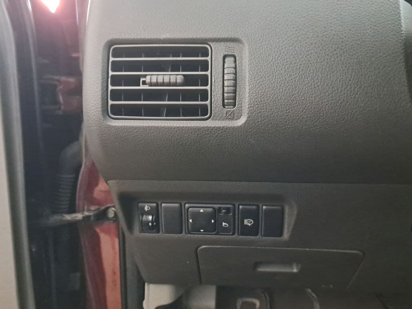 NISSAN X-TRAIL 2005
